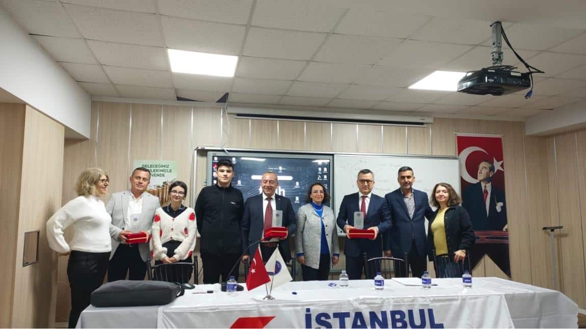Okulumuzda 35. Vergi Haftası kapsamında Türkiye de  vergi konulu seminer düzenledi.